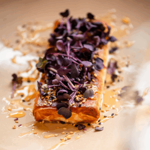 DJATHË I SKUQUR ME PETË