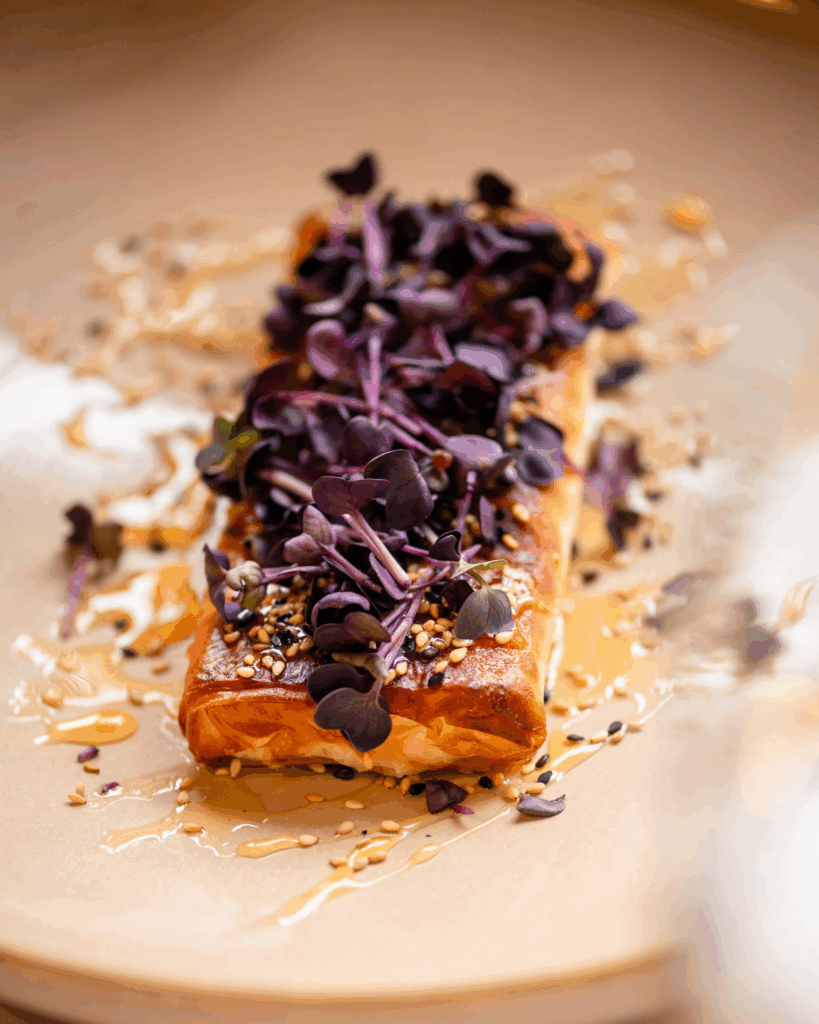 DJATHË I SKUQUR ME PETË