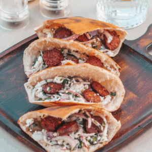 FOKAÇE E MBUSHUR ME SUXHUK KOSOVE E DJATHË TË BARDHË