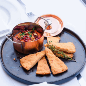 “MUHAMMARA” ME KULAÇ “si në shtëpi”