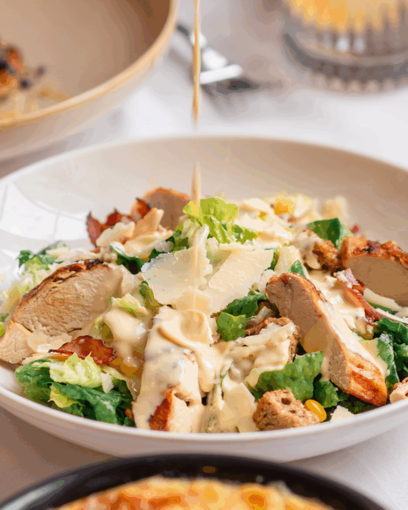 SALLATË ÇEZAR ME GJOKS PULE